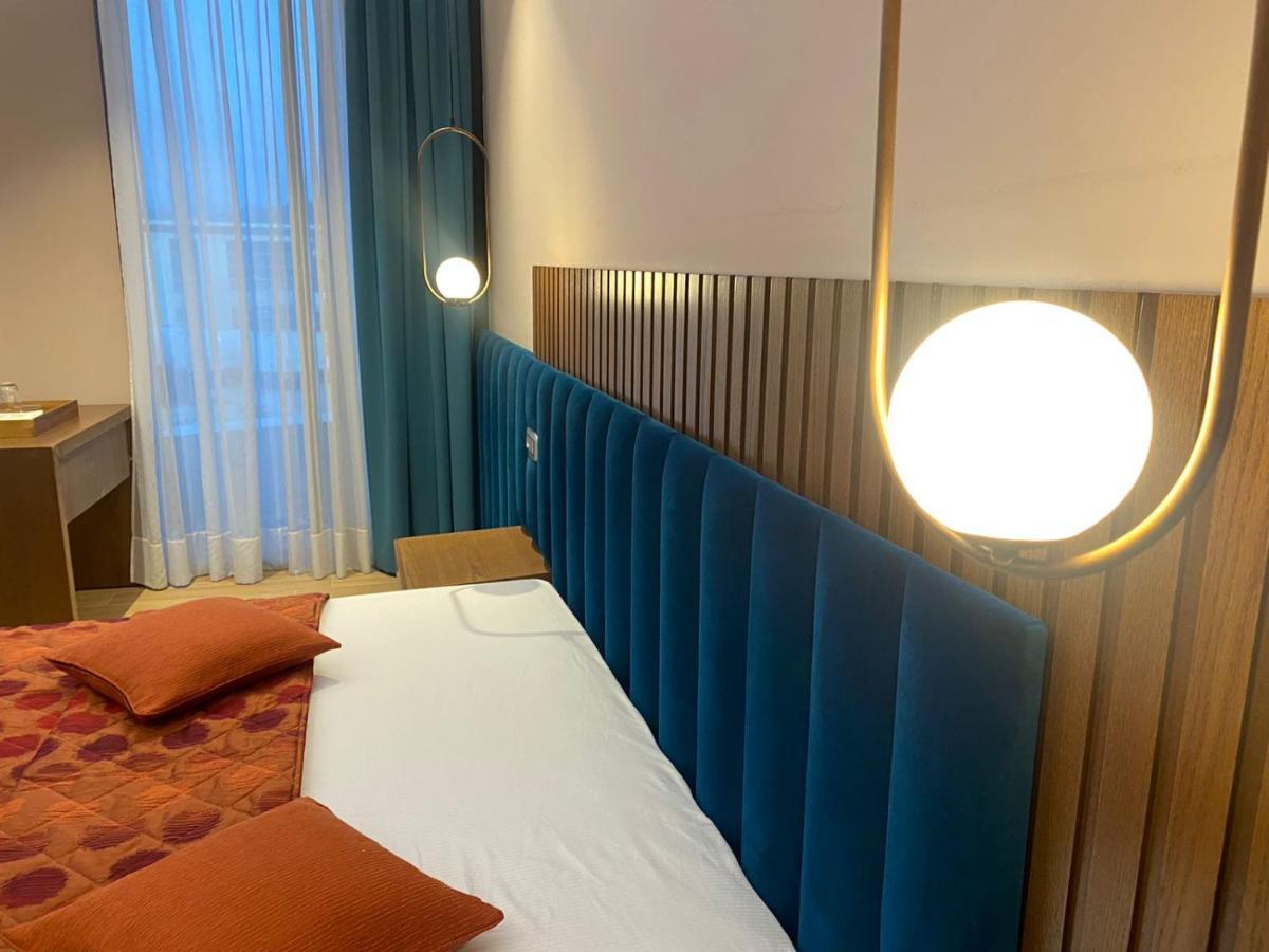 Hotel Coco Tirana Zewnętrze zdjęcie
