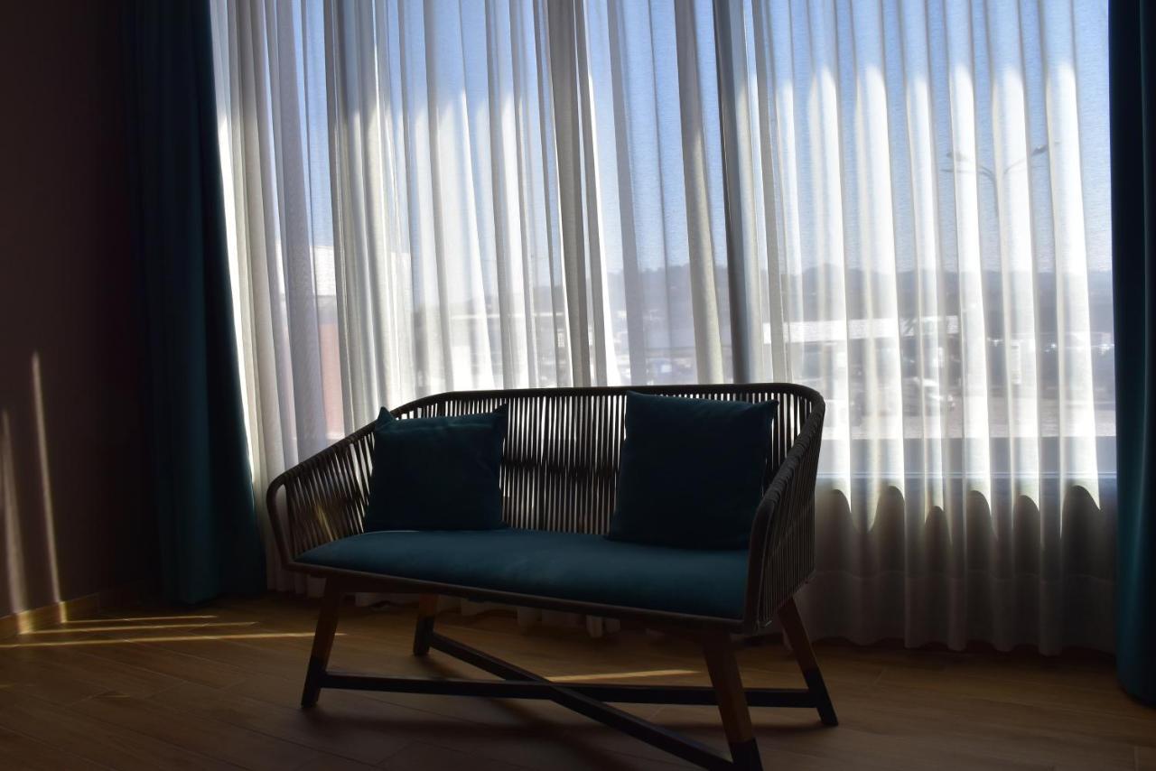 Hotel Coco Tirana Zewnętrze zdjęcie