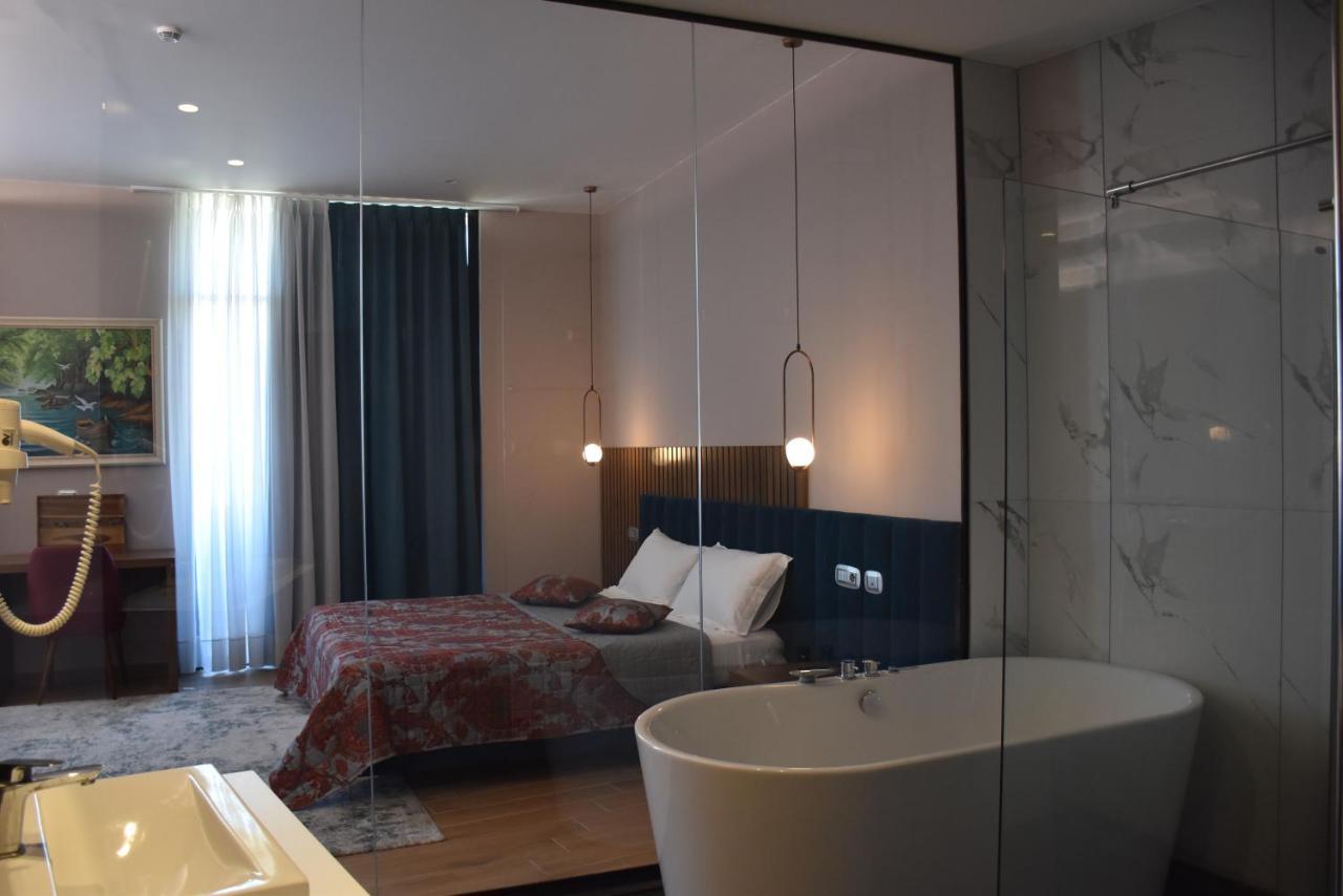 Hotel Coco Tirana Zewnętrze zdjęcie