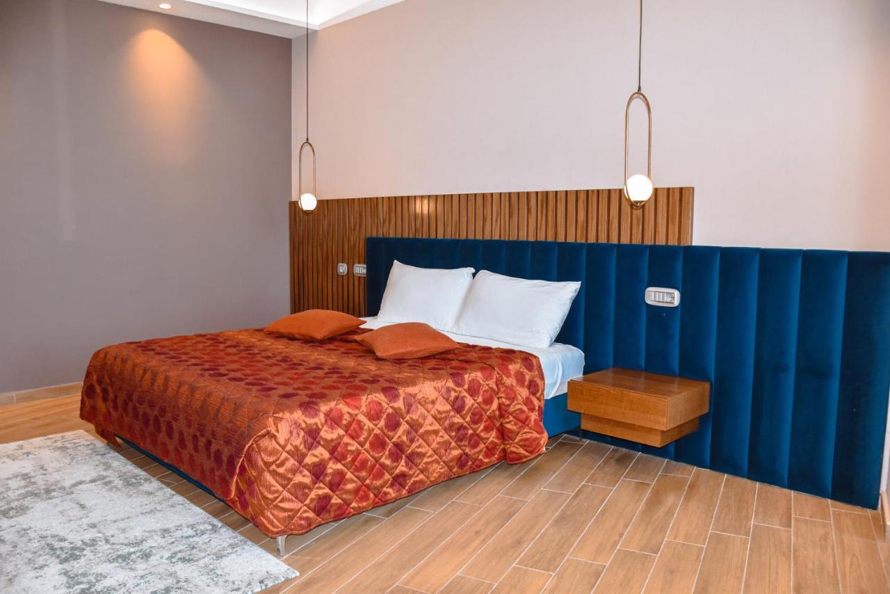 Hotel Coco Tirana Zewnętrze zdjęcie