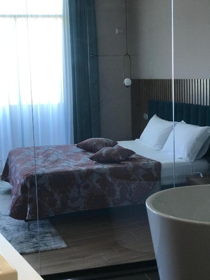 Hotel Coco Tirana Zewnętrze zdjęcie